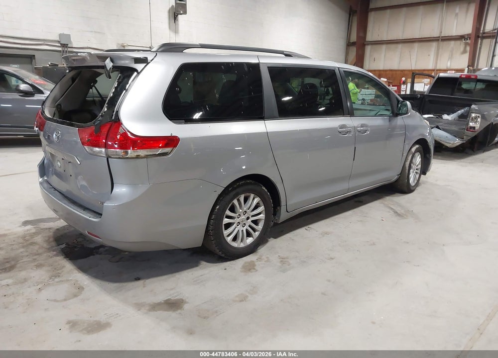 2011 TOYOTA SIENNA XLE V6 VIN: 5TDYK3DC4BS027883