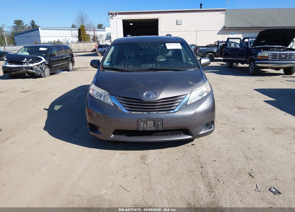 2015 TOYOTA SIENNA LE 8 PASSENGER VIN: 5TDKK3DC5FS678970