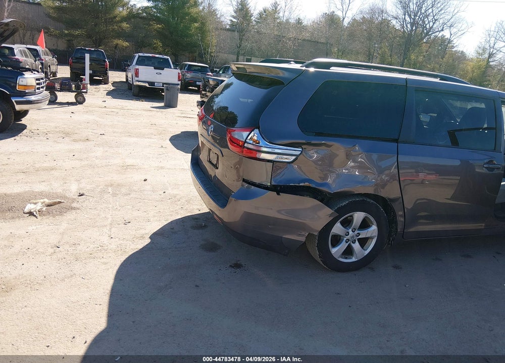 2015 TOYOTA SIENNA LE 8 PASSENGER VIN: 5TDKK3DC5FS678970