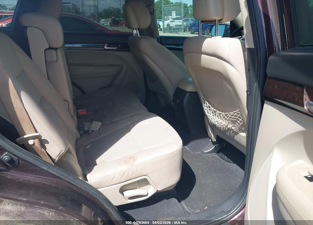 2014 KIA SORENTO LX VIN: 5XYKT4A60EG448508