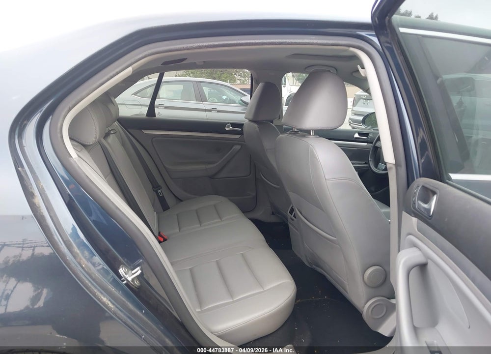 2009 VOLKSWAGEN JETTA TDI VIN: 3VWRL71K39M177589