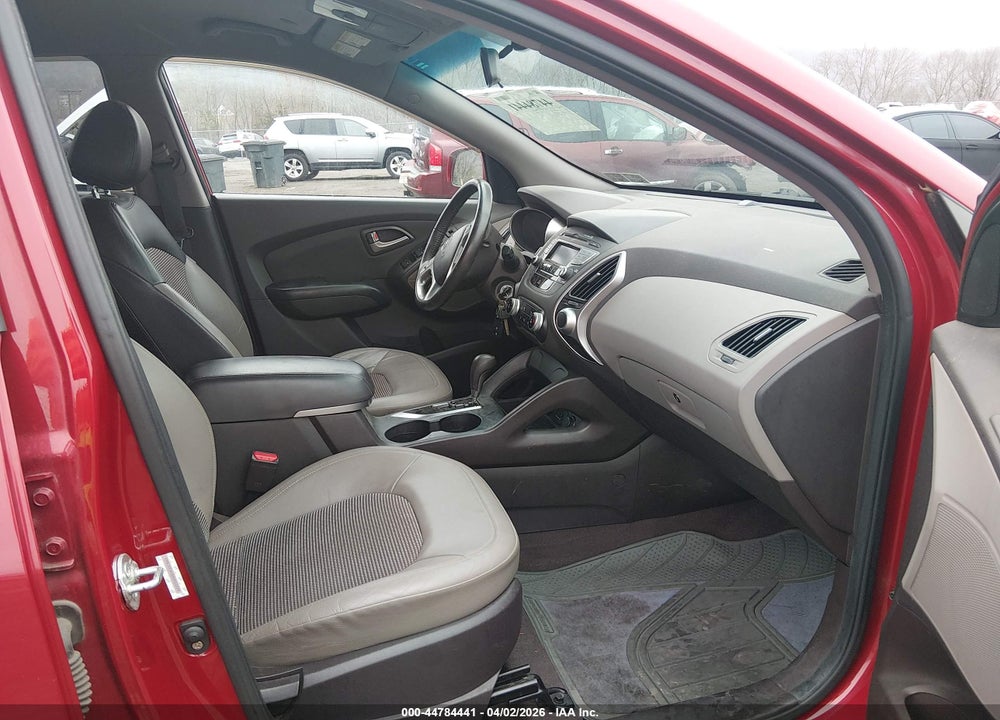 2010 HYUNDAI TUCSON GLS VIN: KM8JUCAC8AU021588
