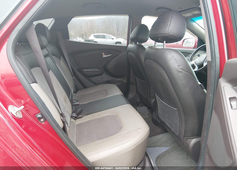 2010 HYUNDAI TUCSON GLS VIN: KM8JUCAC8AU021588