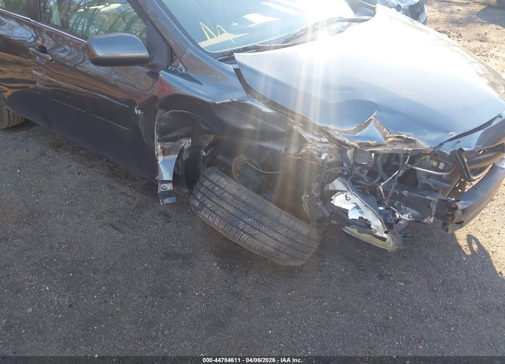 2013 TOYOTA COROLLA LE VIN: 2T1BU4EE8DC049886