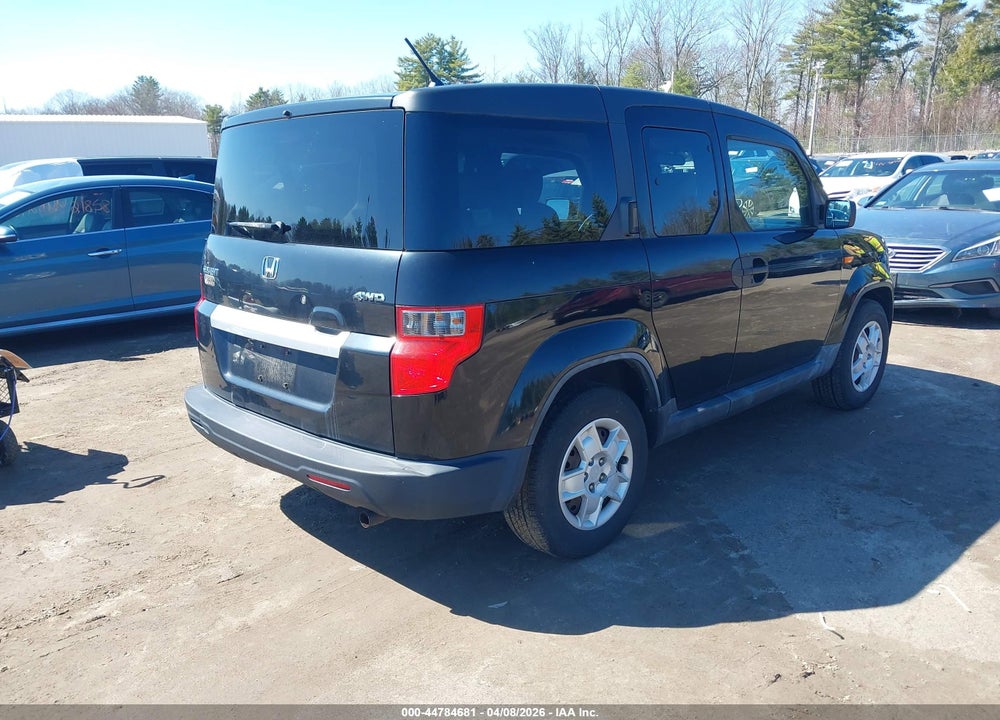 2011 HONDA ELEMENT LX VIN: 5J6YH2H36BL007178