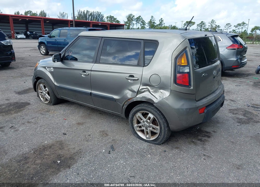 2011 KIA SOUL + VIN: KNDJT2A28B7271311
