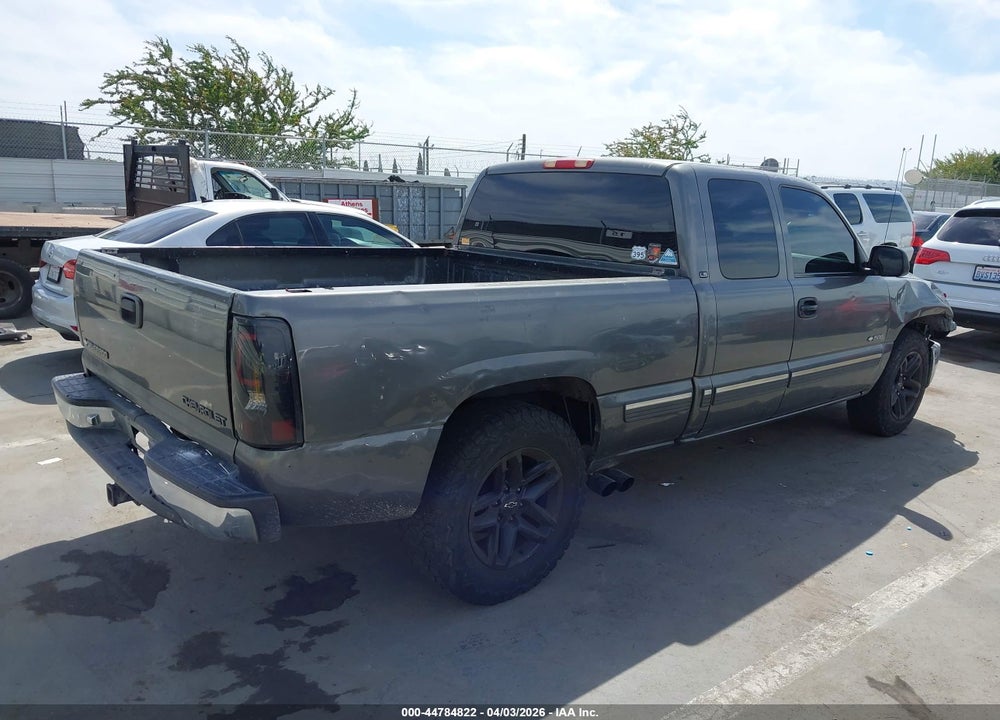 2001 CHEVROLET SILVERADO 1500 LS VIN: 2GCEC19TX11126064