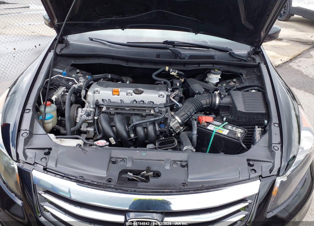 2011 HONDA ACCORD VIN: 1HGCP2F38BA058877