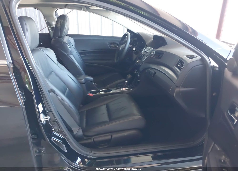 2014 ACURA ILX 2.0L VIN: 19VDE1F34EE014002