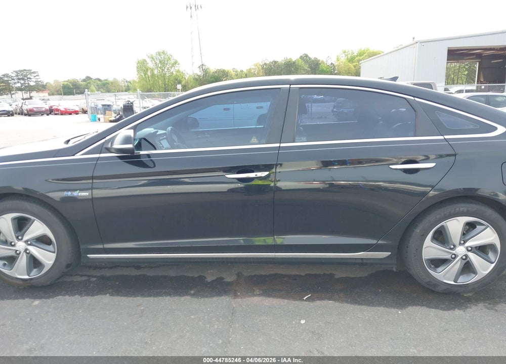 2017 HYUNDAI SONATA HYBRID LIMITED VIN: KMHE34L1XHA048924