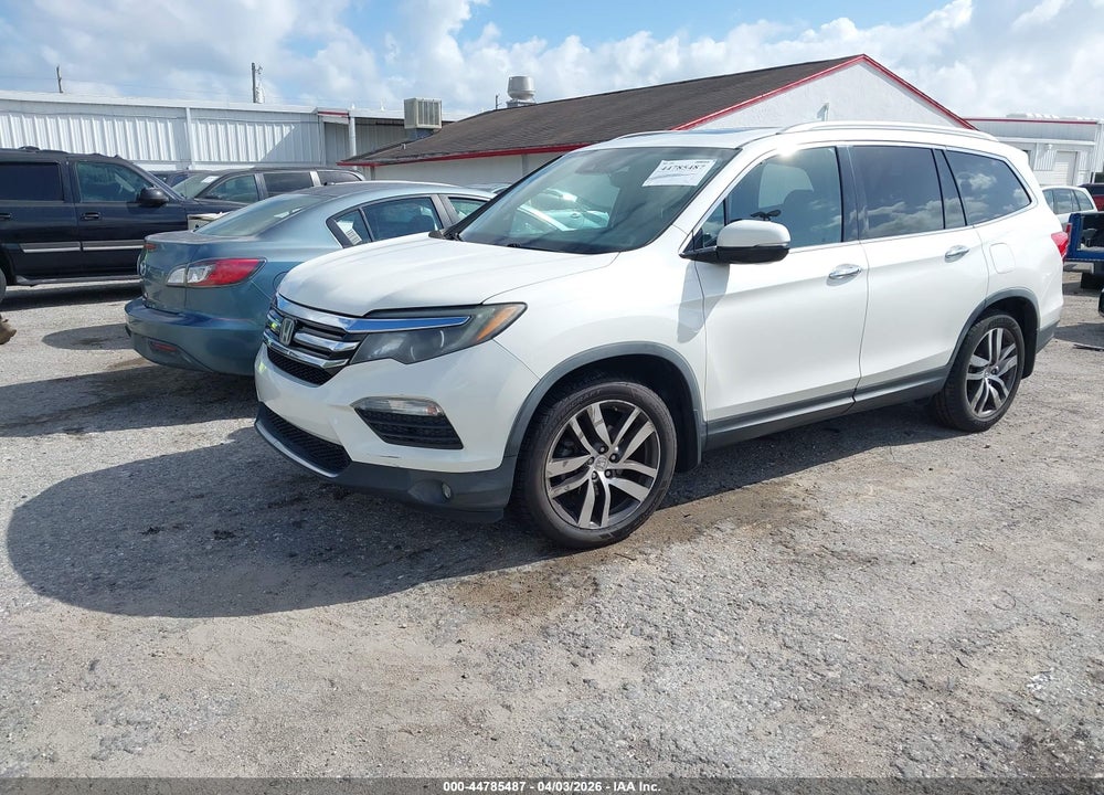 2017 HONDA PILOT TOURING VIN: 5FNYF5H95HB029699