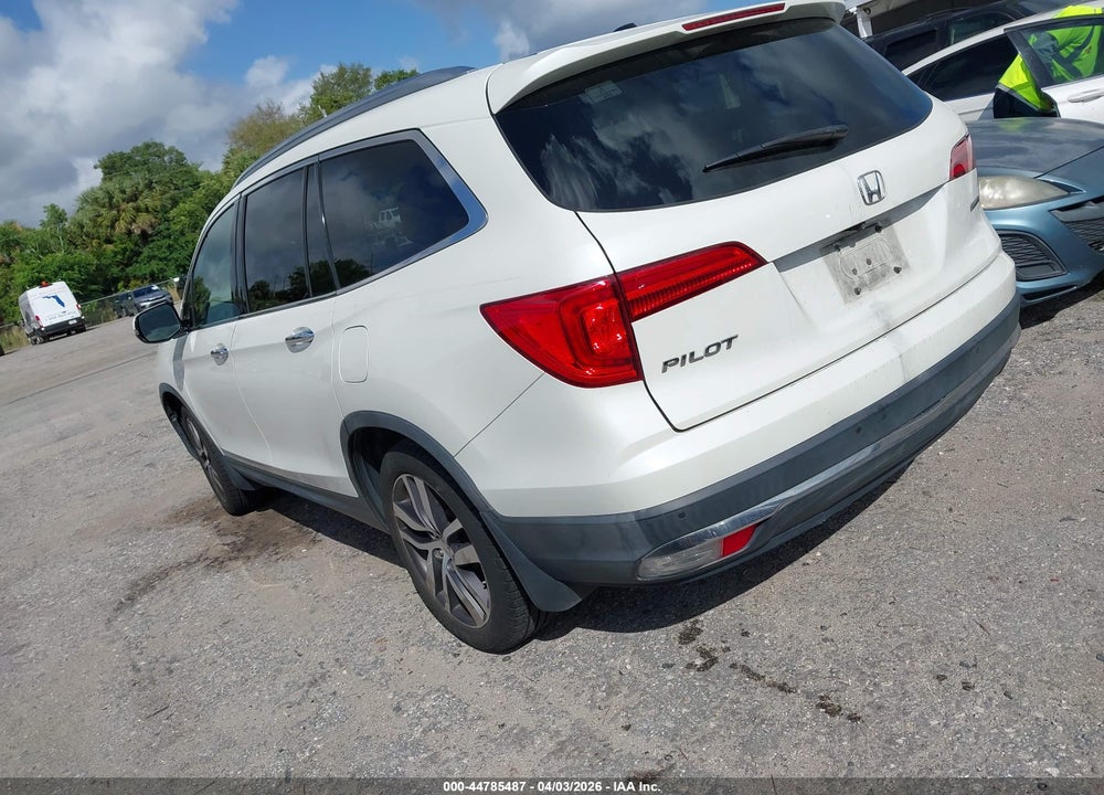 2017 HONDA PILOT TOURING VIN: 5FNYF5H95HB029699