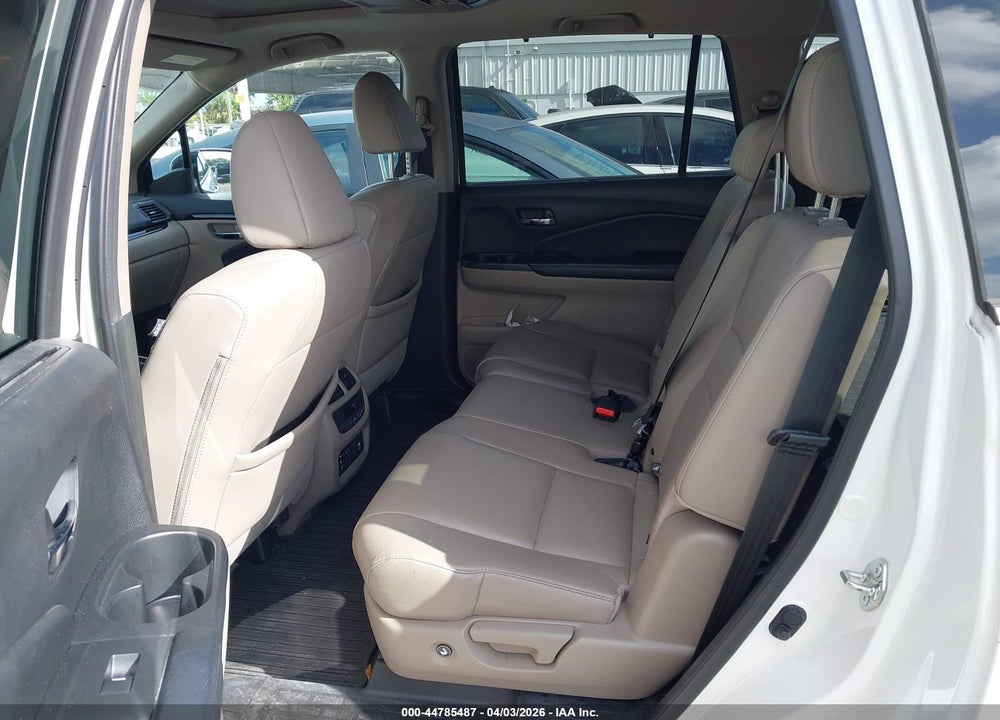 2017 HONDA PILOT TOURING VIN: 5FNYF5H95HB029699