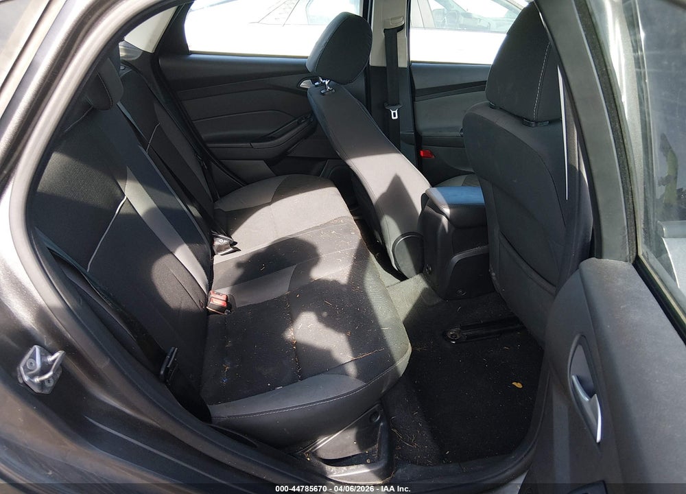 2014 FORD FOCUS SE VIN: 1FADP3F24EL438927