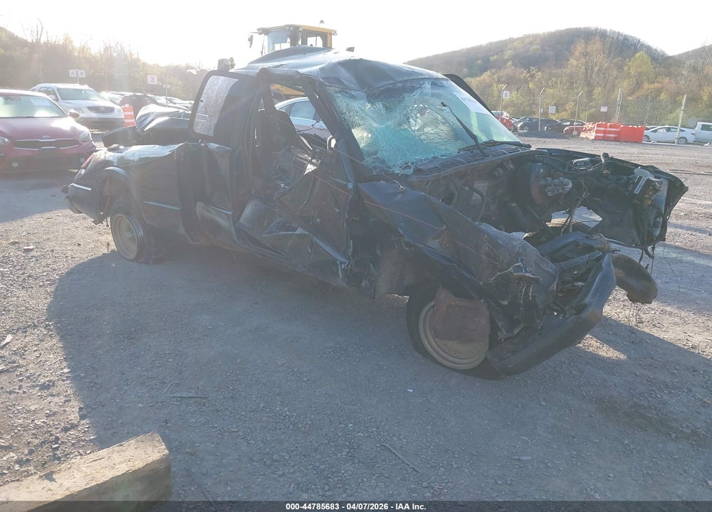 2002 GMC SONOMA SL VIN: 1GTCS19W828262776
