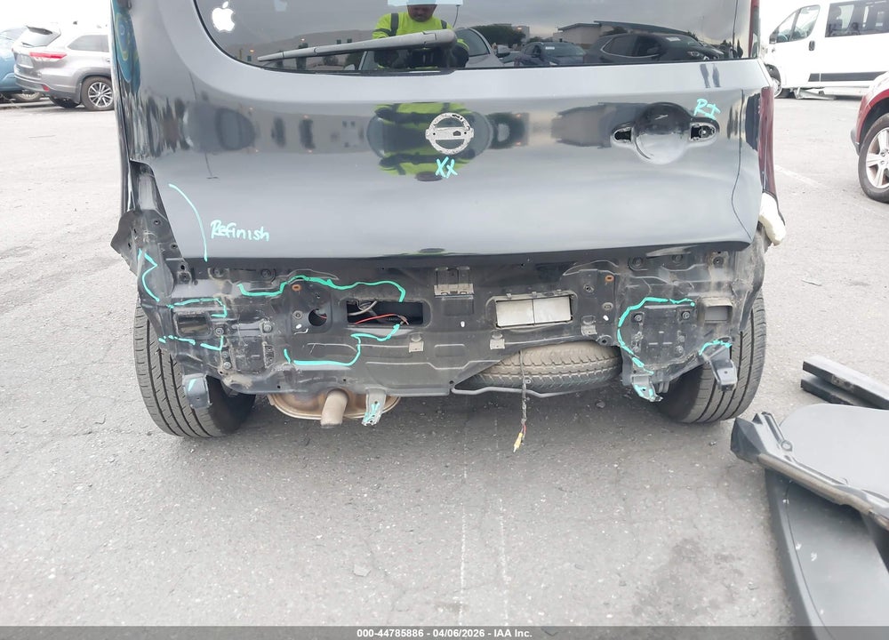 2011 NISSAN CUBE 1.8S VIN: JN8AZ2KR5BT201013
