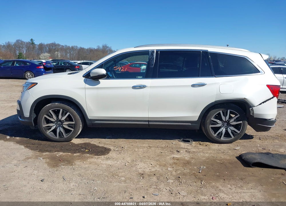 2019 HONDA PILOT TOURING VIN: 5FNYF6H97KB081364