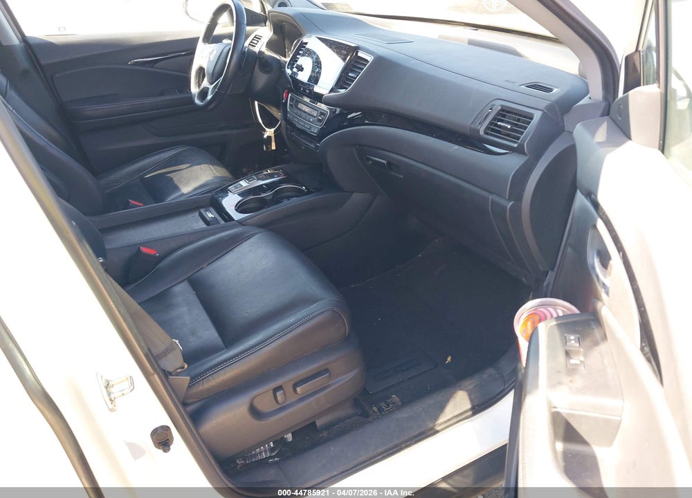 2019 HONDA PILOT TOURING VIN: 5FNYF6H97KB081364
