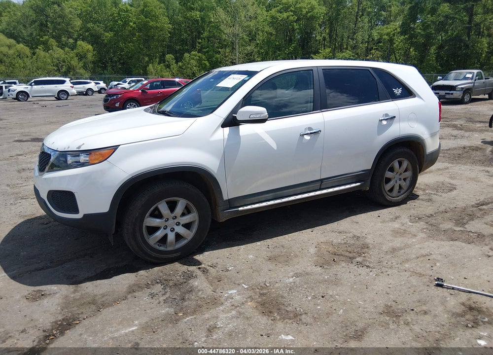 2011 KIA SORENTO LX VIN: 5XYKT3A1XBG160618