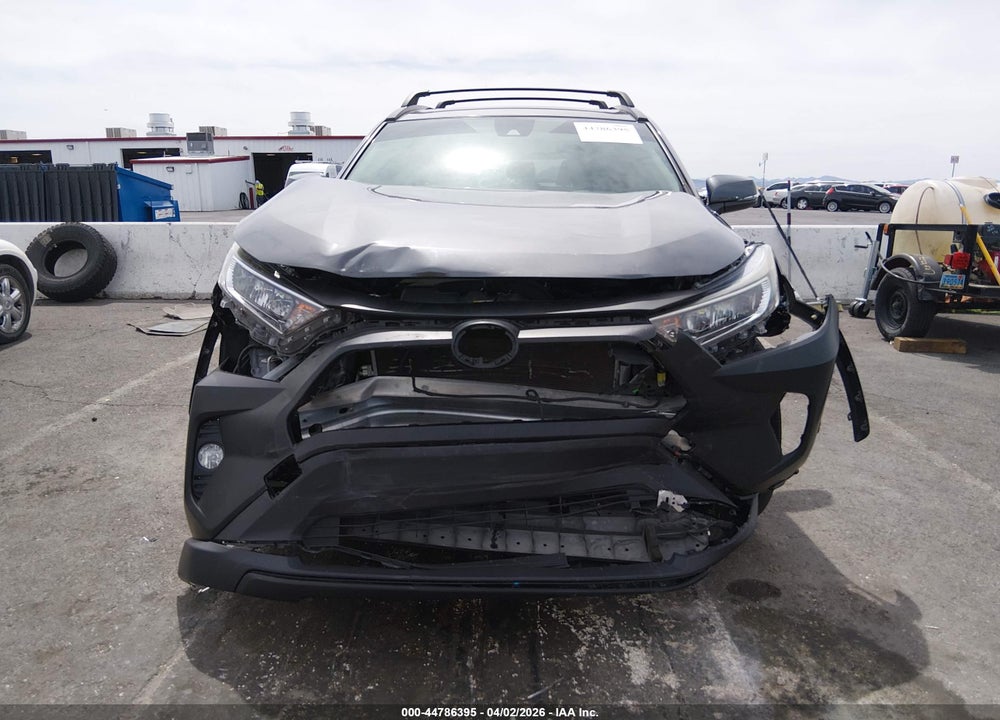 2019 TOYOTA RAV4 XLE VIN: 2T3W1RFV3KW030400