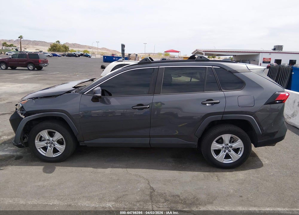 2019 TOYOTA RAV4 XLE VIN: 2T3W1RFV3KW030400
