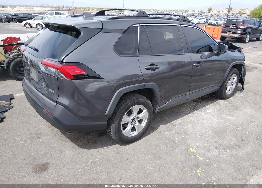 2019 TOYOTA RAV4 XLE VIN: 2T3W1RFV3KW030400