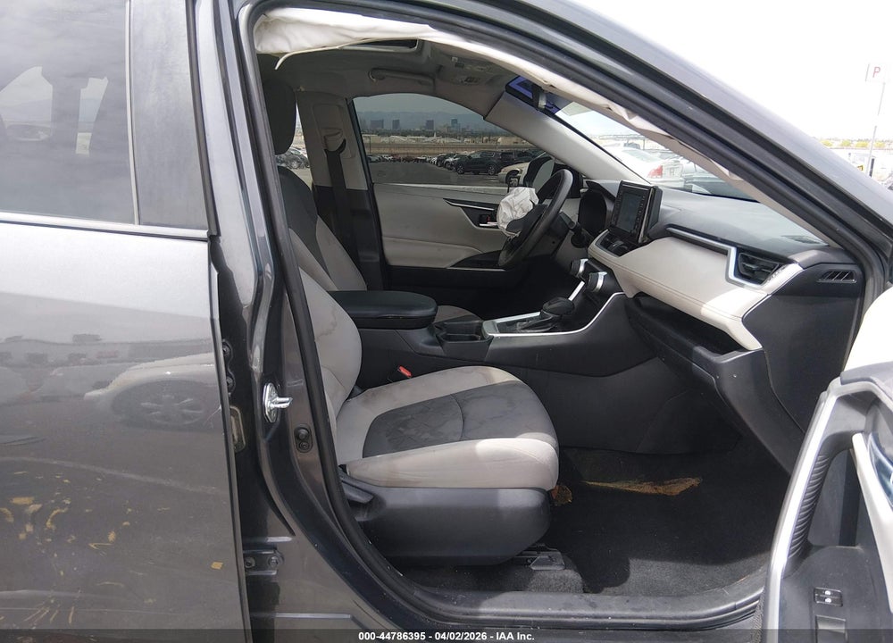 2019 TOYOTA RAV4 XLE VIN: 2T3W1RFV3KW030400