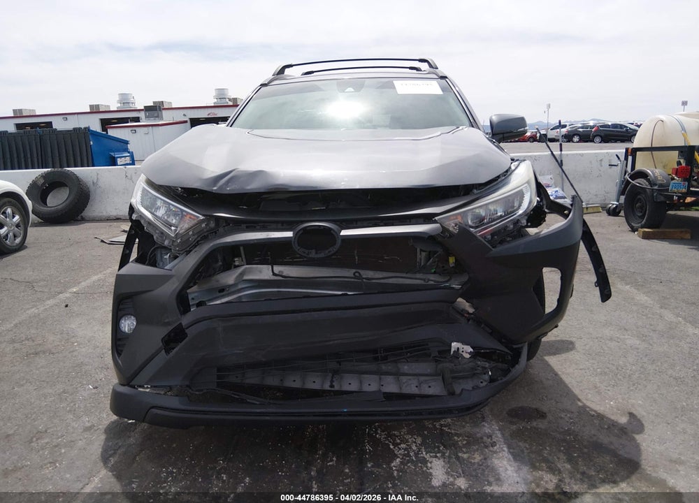 2019 TOYOTA RAV4 XLE VIN: 2T3W1RFV3KW030400