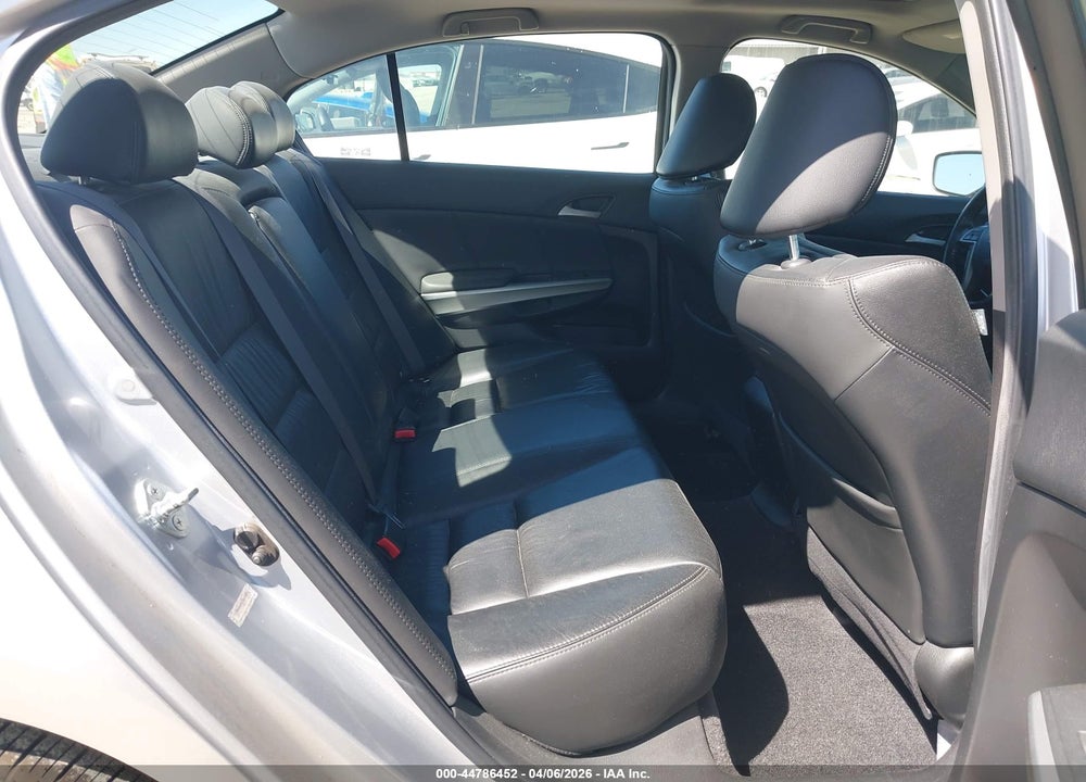 2009 HONDA ACCORD 2.4 EX-L VIN: 1HGCP268X9A110824