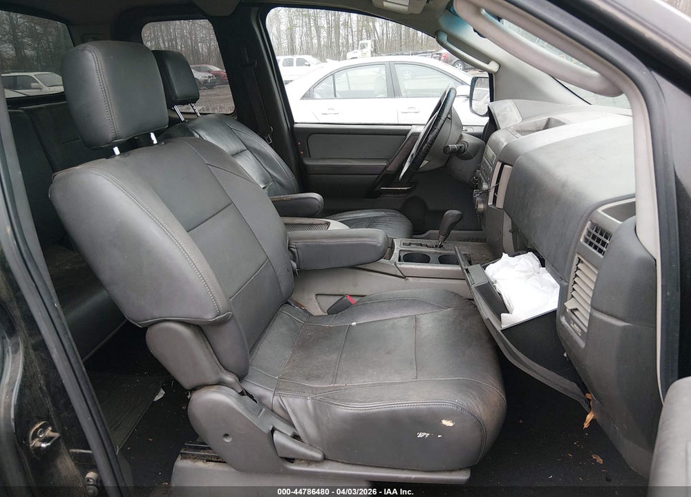 2004 NISSAN TITAN SE VIN: 1N6AA06A74N556216
