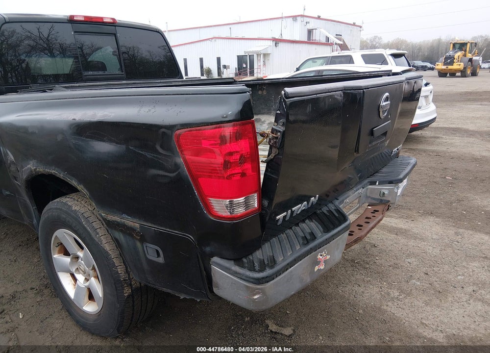 2004 NISSAN TITAN SE VIN: 1N6AA06A74N556216