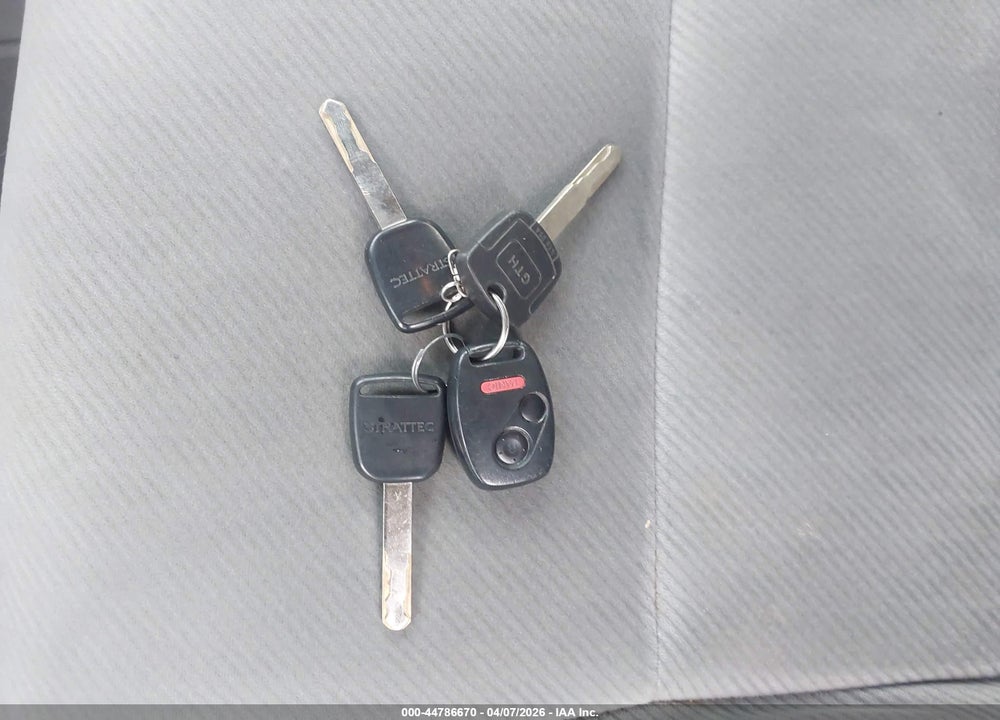 2009 HONDA CIVIC LX VIN: 19XFA16519E052323