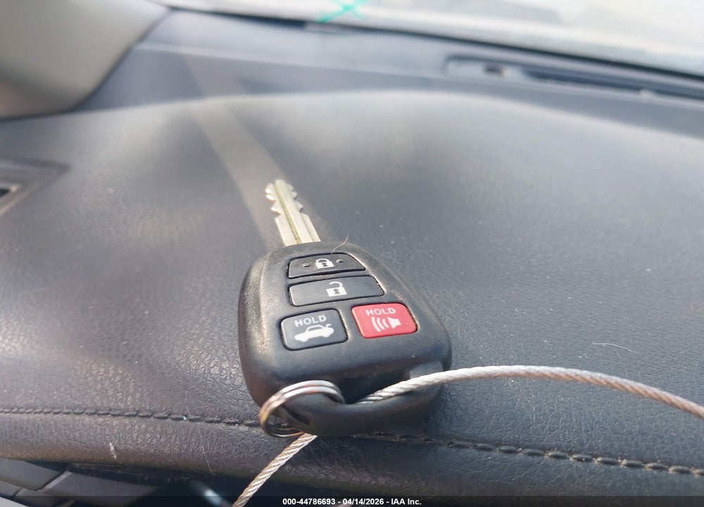 2014 TOYOTA COROLLA LE VIN: 5YFBURHE3EP157682