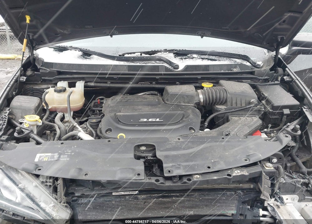 2018 CHRYSLER PACIFICA TOURING L VIN: 2C4RC1BG8JR144031