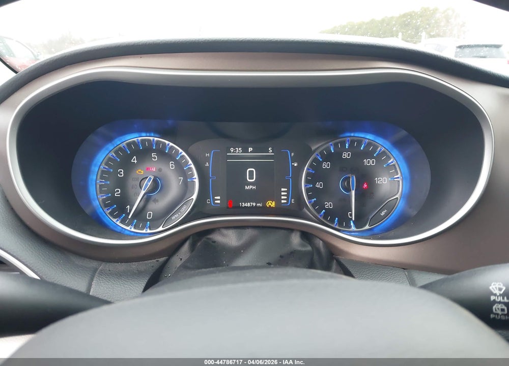 2018 CHRYSLER PACIFICA TOURING L VIN: 2C4RC1BG8JR144031