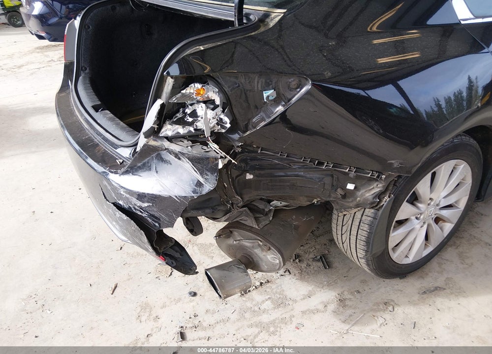 2015 HONDA ACCORD EX-L VIN: 1HGCR2F83FA008240