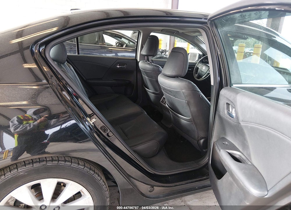 2015 HONDA ACCORD EX-L VIN: 1HGCR2F83FA008240