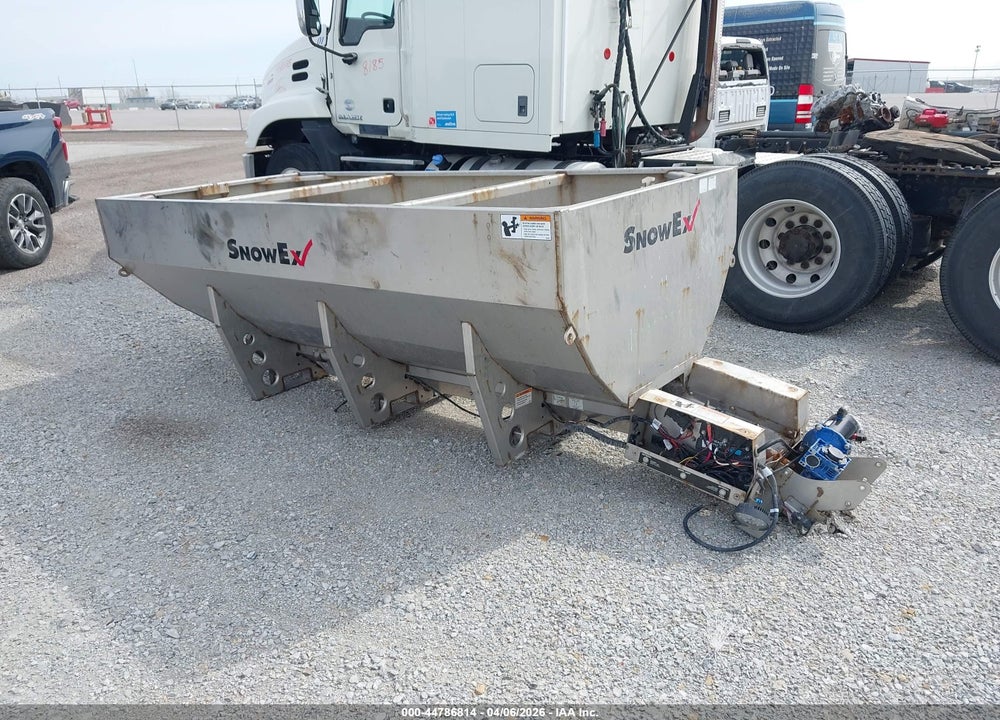 2025 * SNOWEX HELIXX SS SPREADER VIN: 22060820858711920