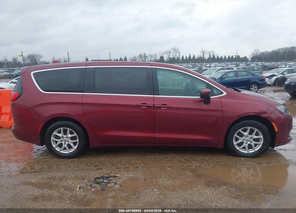2018 CHRYSLER PACIFICA TOURING VIN: 2C4RC1DG1JR173903