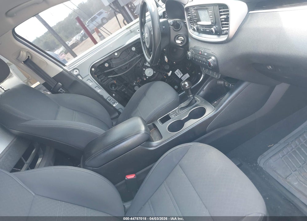 2016 KIA SORENTO 2.4L LX VIN: 5XYPG4A32GG081890