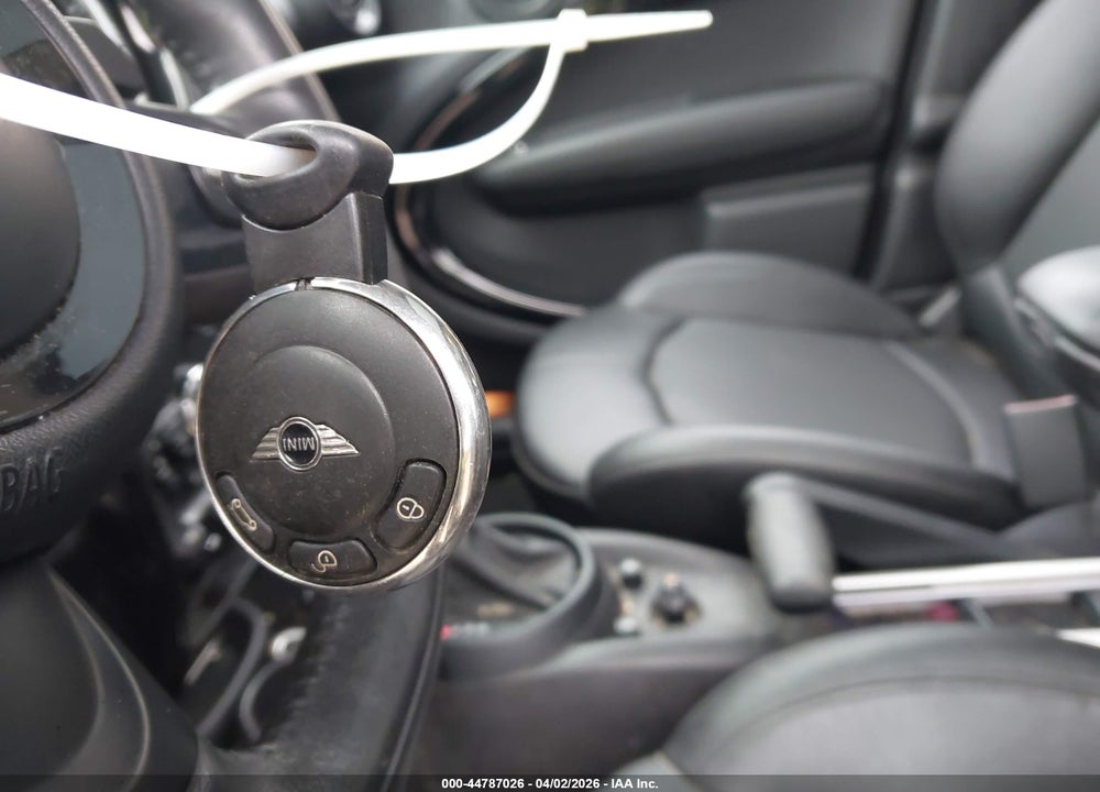 2015 MINI COUNTRYMAN COOPER S VIN: WMWZC5C52FWP44317