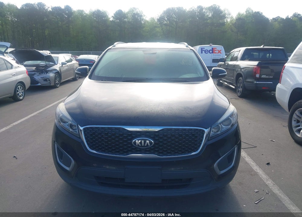 2016 KIA SORENTO 3.3L LX VIN: 5XYPG4A53GG141001