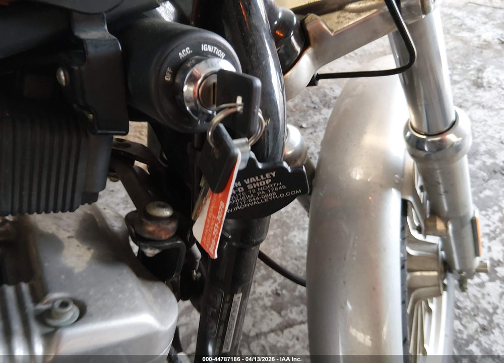 2005 HARLEY-DAVIDSON XL883 VIN: 1HD4CAM185K432380