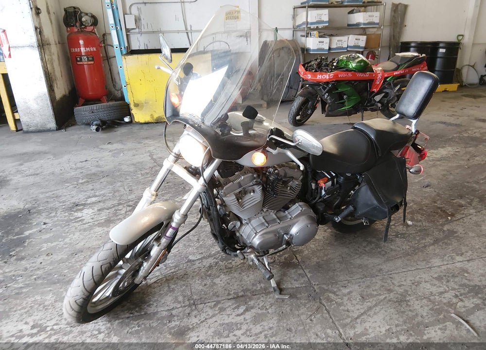2005 HARLEY-DAVIDSON XL883 VIN: 1HD4CAM185K432380