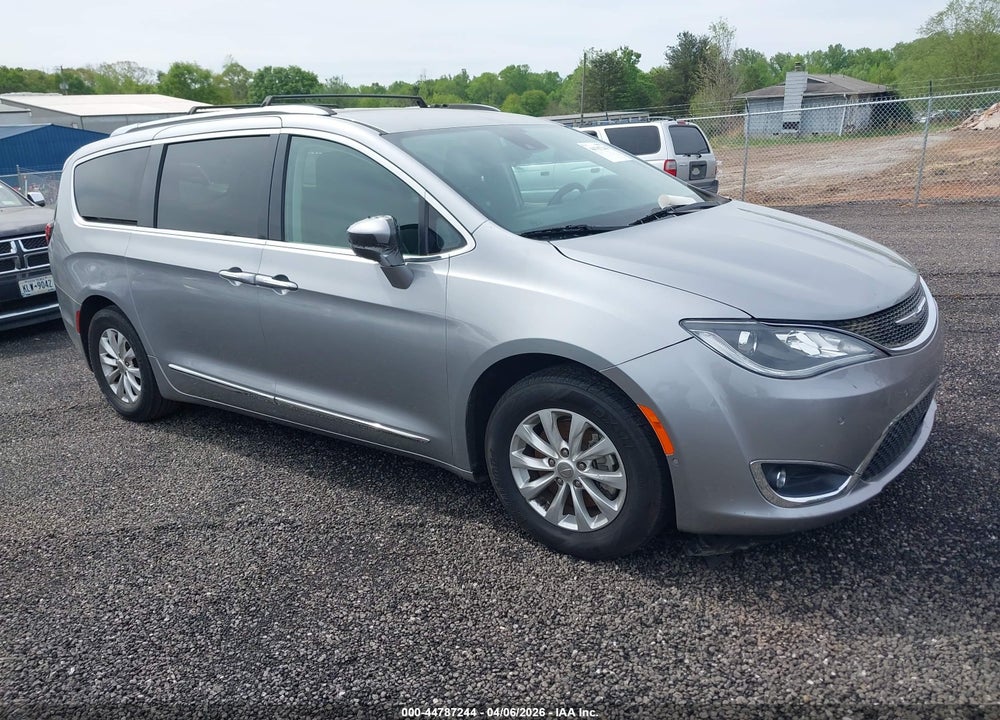 2018 CHRYSLER PACIFICA TOURING L VIN: 2C4RC1BG1JR262941