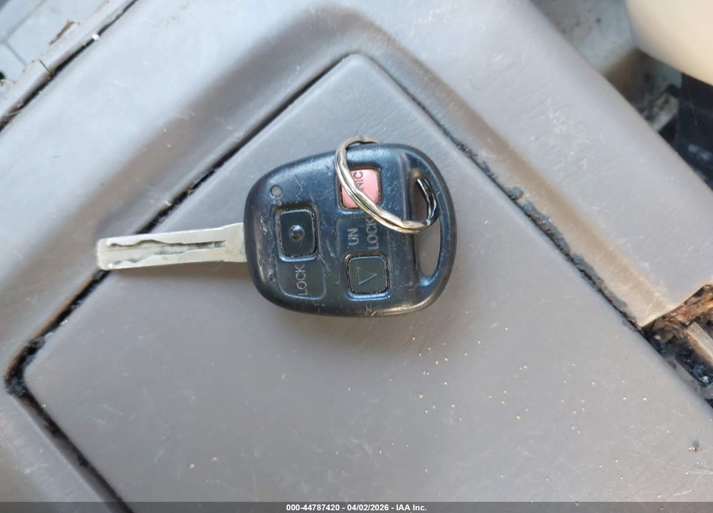 2002 LEXUS RX 300 VIN: JTJHF10U820265842