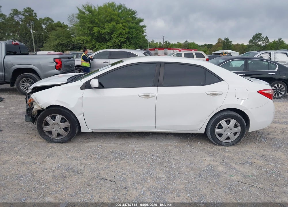 2018 TOYOTA COROLLA L VIN: 5YFBURHE5JP815643