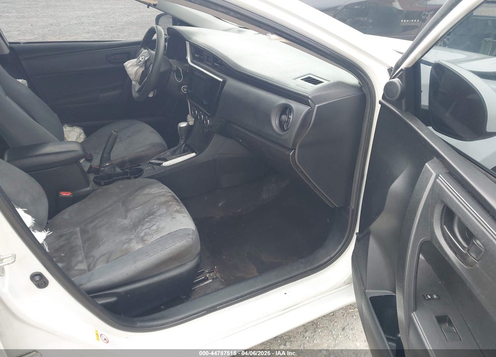 2018 TOYOTA COROLLA L VIN: 5YFBURHE5JP815643