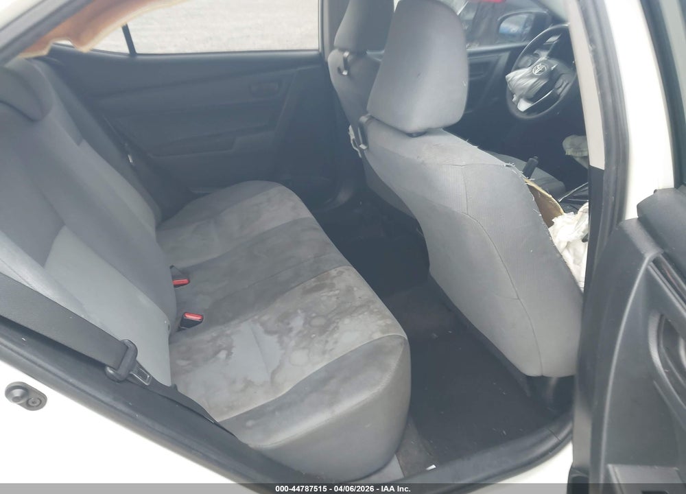 2018 TOYOTA COROLLA L VIN: 5YFBURHE5JP815643