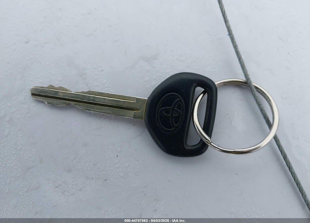 2001 TOYOTA RAV4 VIN: JTEHH20V510111739